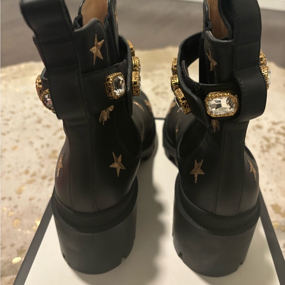 GUCCI Stars & Bee Embroidered Leather Ankle Boot With Belt 'Black' New $998 - Picture 4 of 7